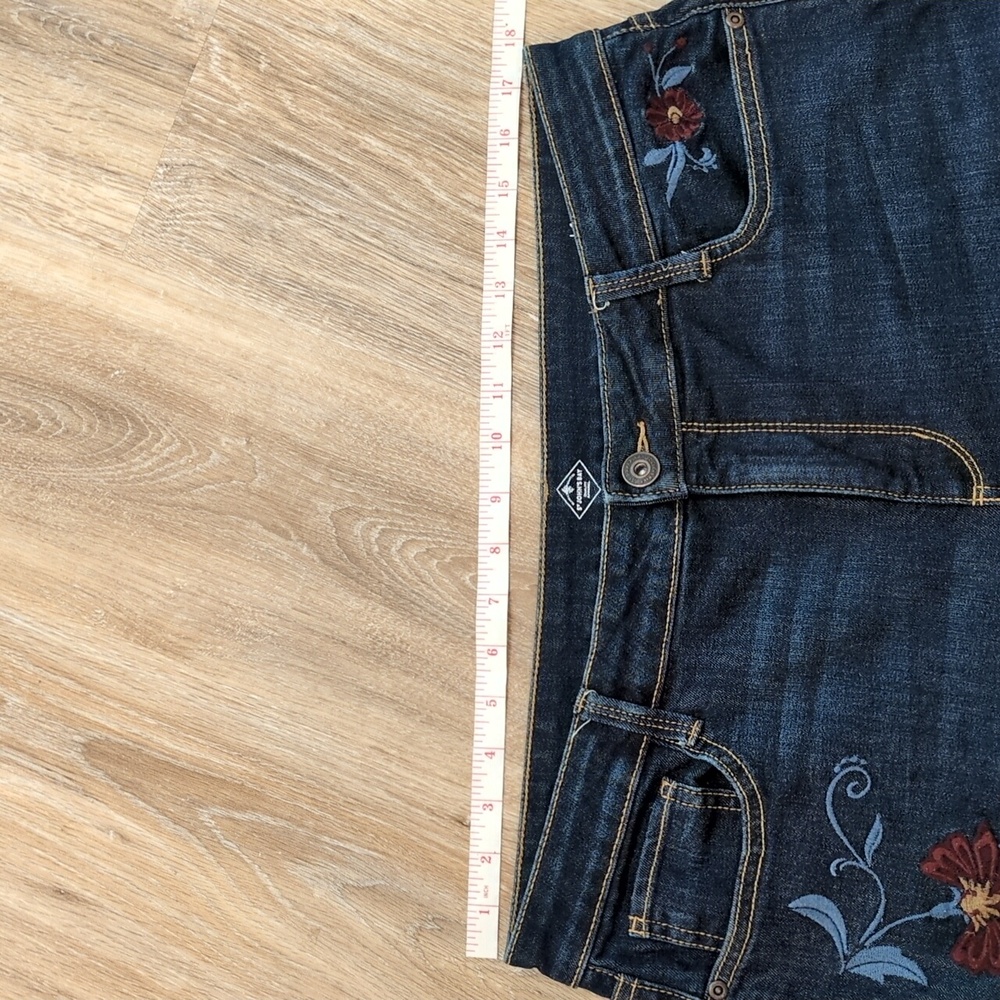 St John's Bay Floral 💐🌹🪻Embroidered Women's Jeans - Dark Blue size 14  😍🥰 - Picture 7 of 10